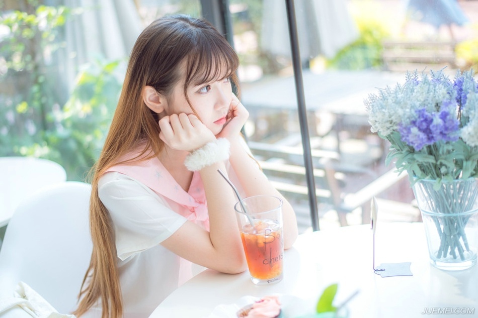 生活的真谛在于宽恕与忘记：宽恕那些值得的人，忘记那些不值得的人。